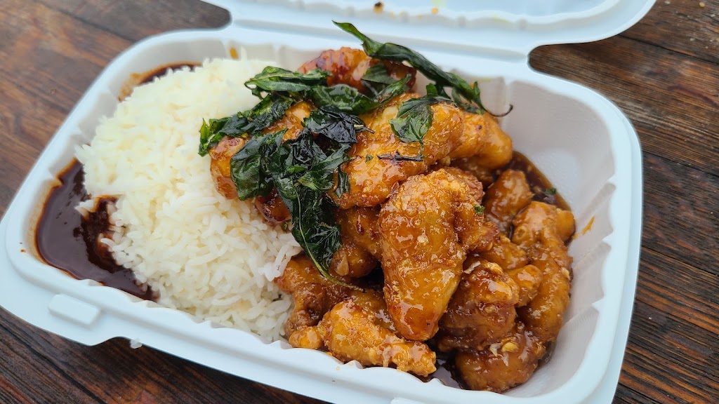 Bai Tong by Noi Thai | restaurant | 19860 7th St, Tumalo, OR 97703, USA | 5416669586 OR +1 541-666-9586