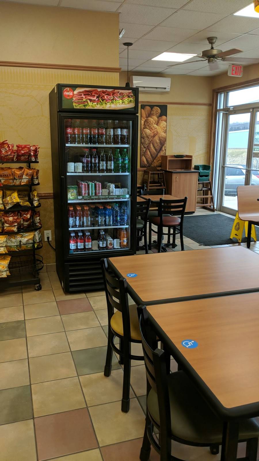 Subway | restaurant | 2456 Lincoln Hwy, Chester, WV 26034, USA | 3044593352 OR +1 304-459-3352