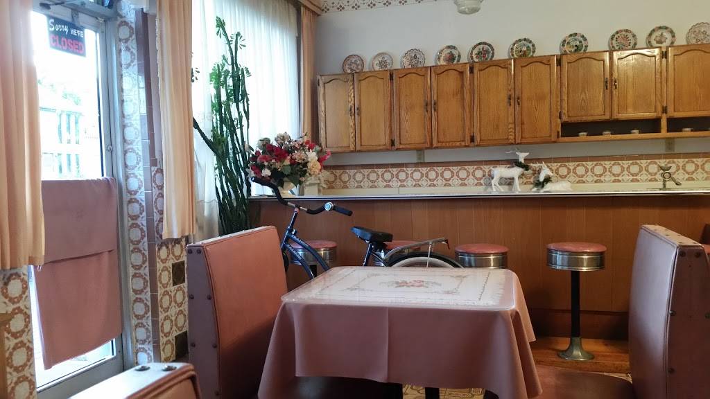 Ukrainian Restaurant | restaurant | 1148 Marion Ave, Windsor, ON N9A 2J4, Canada | 5192533981 OR +1 519-253-3981