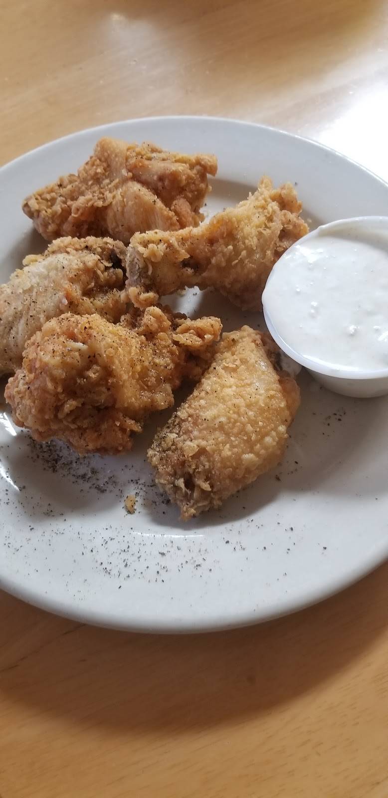 Maedges Restaurant | restaurant | 709 E Main St, Alhambra, IL 62001, USA | 6184886400 OR +1 618-488-6400