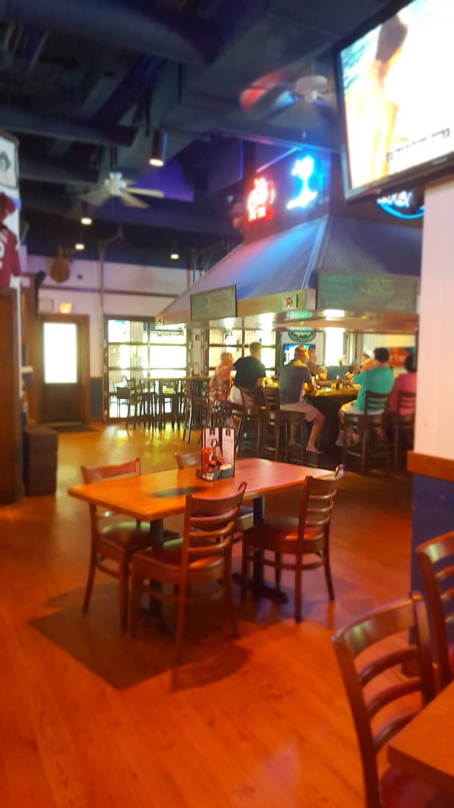 Wild Wing Cafe | cafe | 1181 Oakland Market Rd, Mt Pleasant, SC 29466, USA | 8438498646 OR +1 843-849-8646