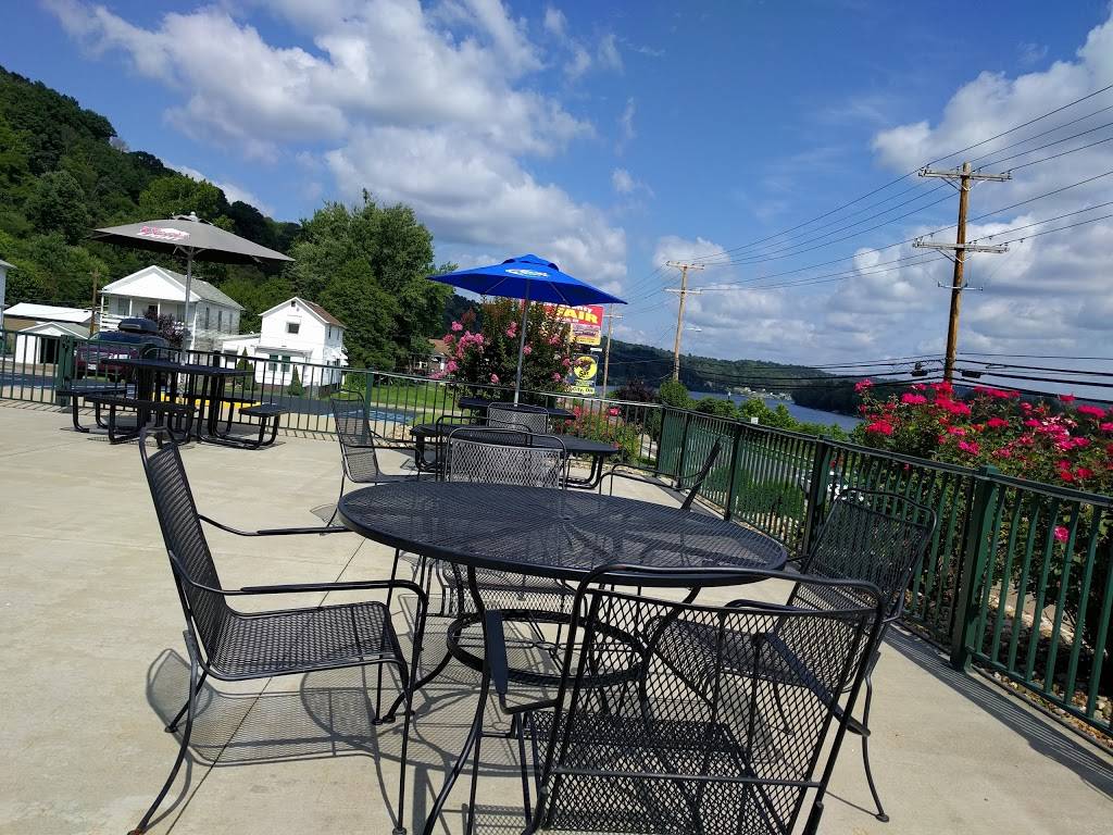 Foxs Pizza Den | restaurant | 500 E Main St, Pomeroy, OH 45769, USA | 7409929040 OR +1 740-992-9040