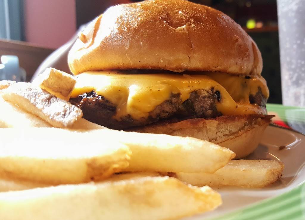 Applebees Grill + Bar | restaurant | 509 E 117th St, New York, NY 10035, USA | 6468962700 OR +1 646-896-2700