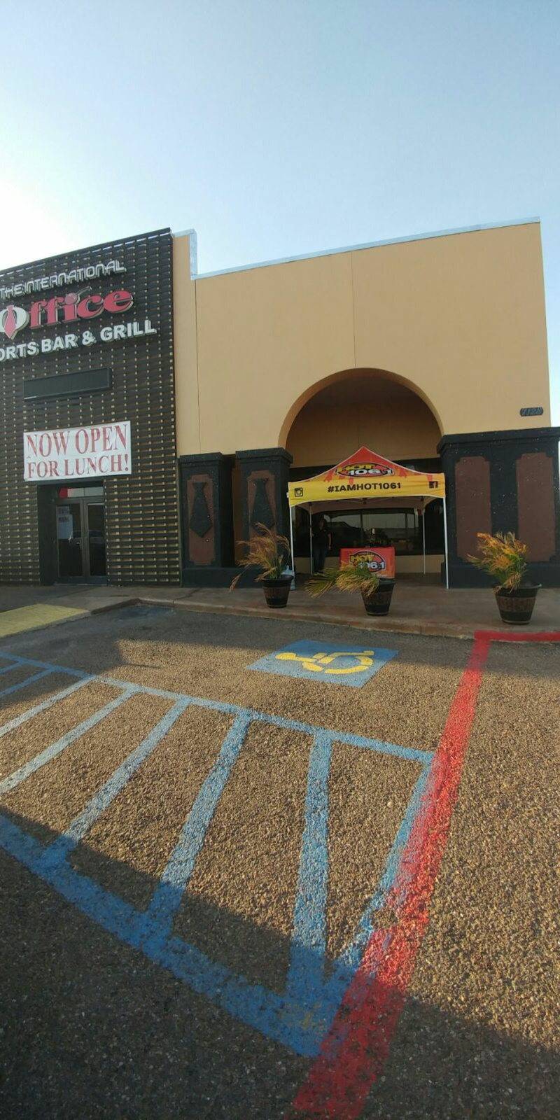 The Laredo International Office Sport Bar and Grill | restaurant | 7128 Rosson Rd #1, Laredo, TX 78041, USA | 9565685410 OR +1 956-568-5410