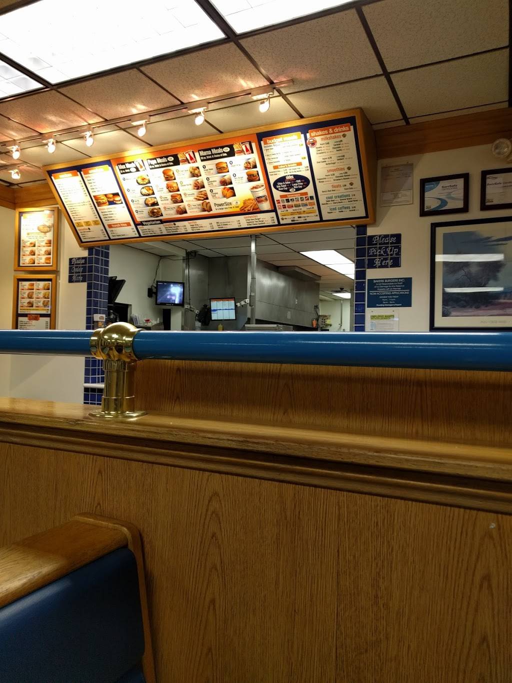 Bakers Drive-Thru | restaurant | 15083 Bear Valley Rd, Hesperia, CA 92345, USA | 9098845233 OR +1 909-884-5233