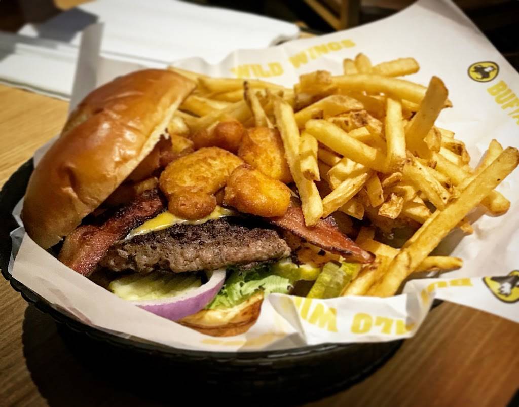 Buffalo Wild Wings | meal takeaway | 1151 N 20th St, Broken Arrow, OK 74012, USA | 9182863555 OR +1 918-286-3555