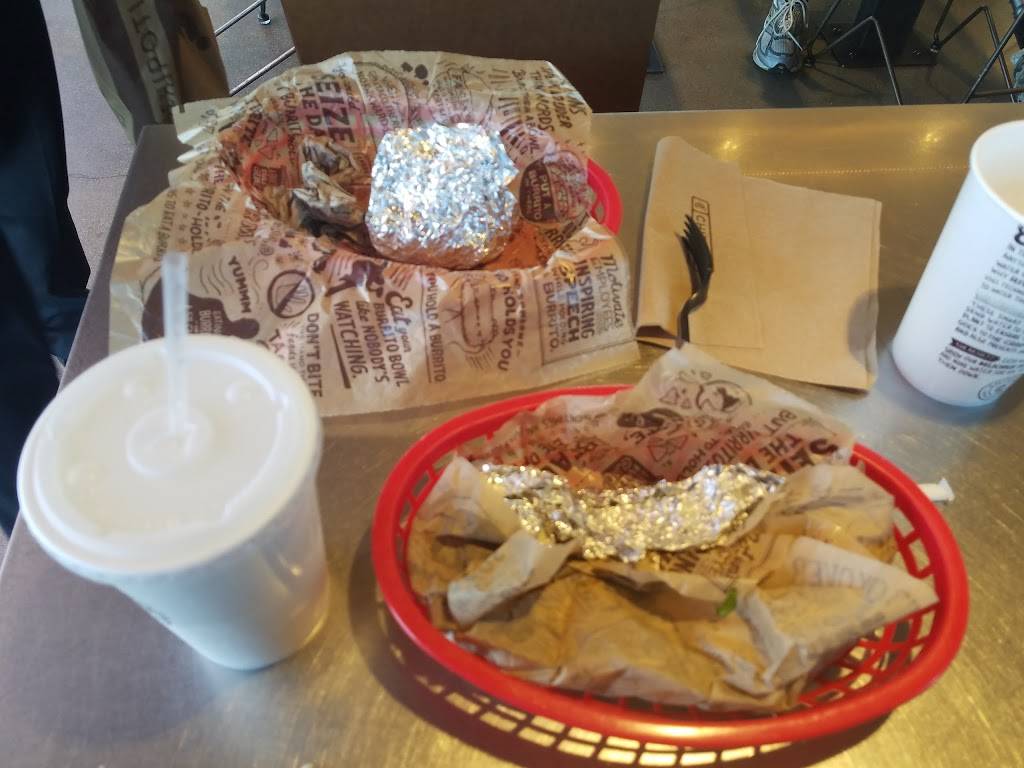 Chipotle Mexican Grill | restaurant | 1100 Truman St, San Fernando, CA 91340, USA | 8188982351 OR +1 818-898-2351