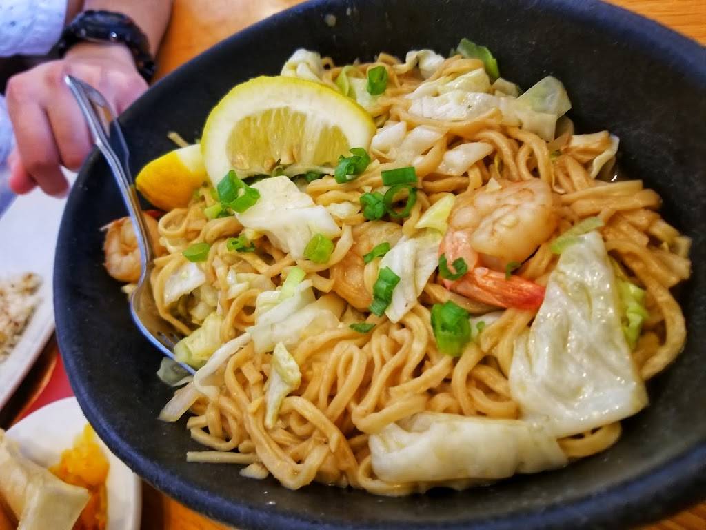 Maxs | restaurant | 313 W Broadway, Glendale, CA 91204, USA | 8186377751 OR +1 818-637-7751