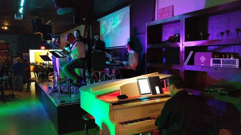 Coquitos | restaurant | 2020 Hollywood Blvd, Hollywood, FL 33020, USA | 9543973345 OR +1 954-397-3345