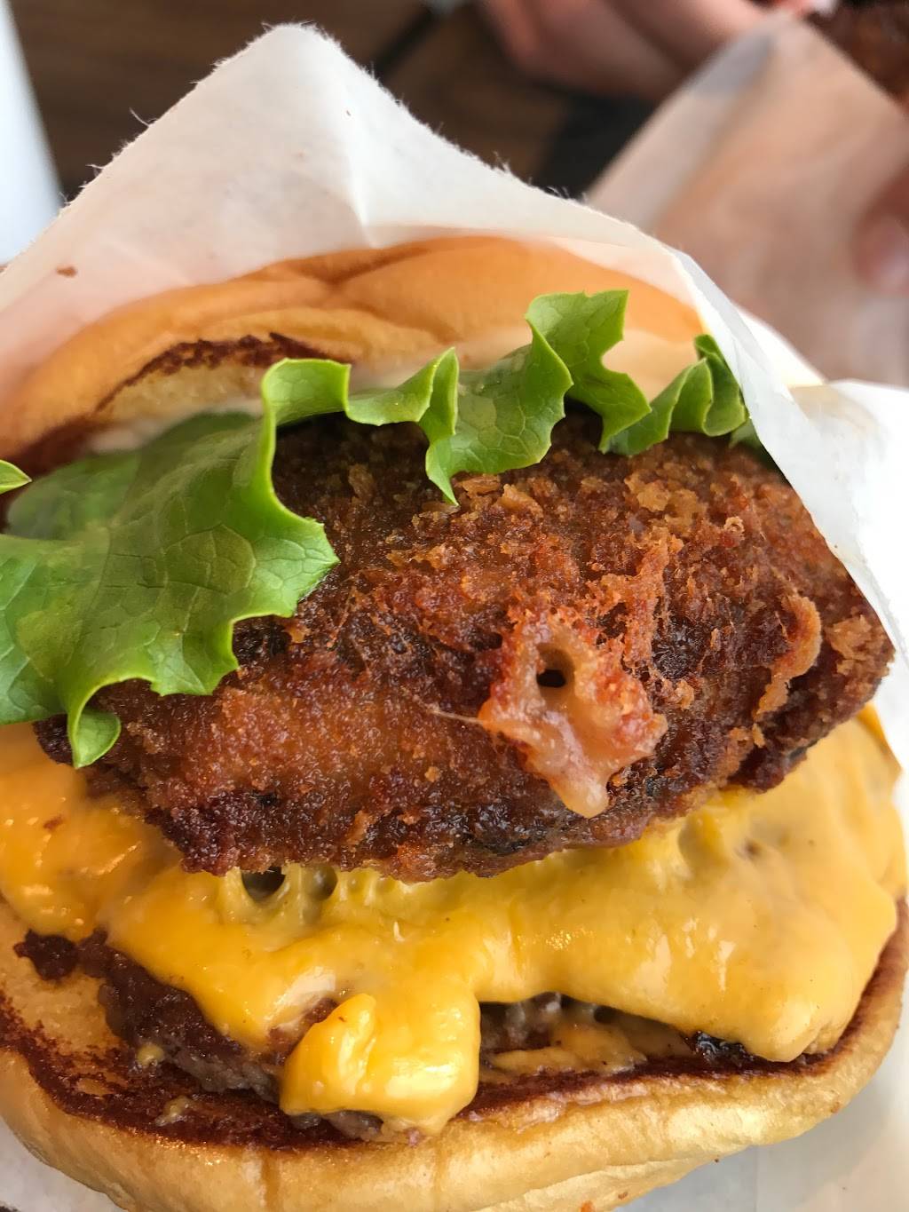 Shake Shack | restaurant | 2400 Fashion Center Blvd, Christiana, DE 19702, USA | 3025977417 OR +1 302-597-7417