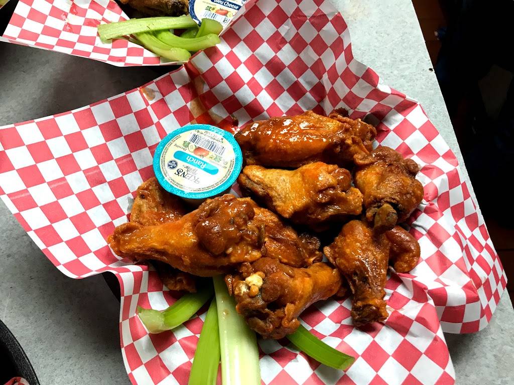 DEES MUSIC BAR & GRILL | restaurant | 2141 Loch Rane Blvd #140, Orange Park, FL 32073, USA | 9043752240 OR +1 904-375-2240