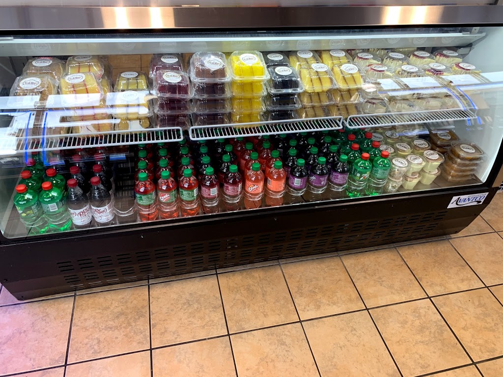 Big Sharks fish and chicken | restaurant | 3434 W North Ave, Milwaukee, WI 53208, USA | 4148817777 OR +1 414-881-7777