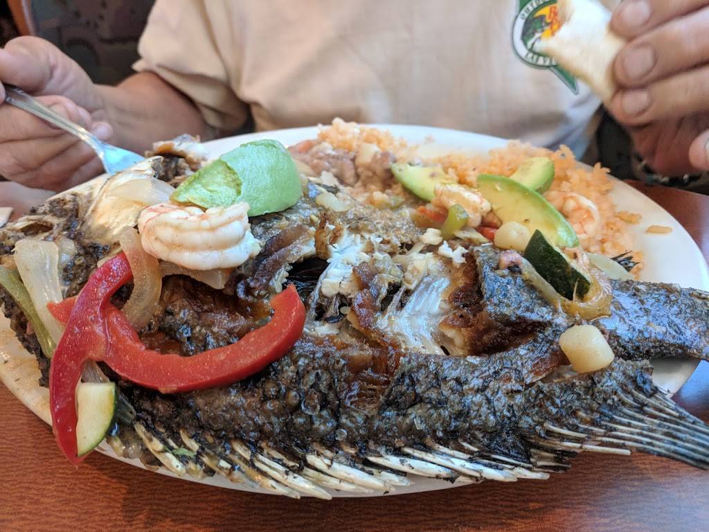 Cancun Mexican & Seafood | restaurant | 15550 Main St, Hesperia, CA 92345, USA | 7609567720 OR +1 760-956-7720