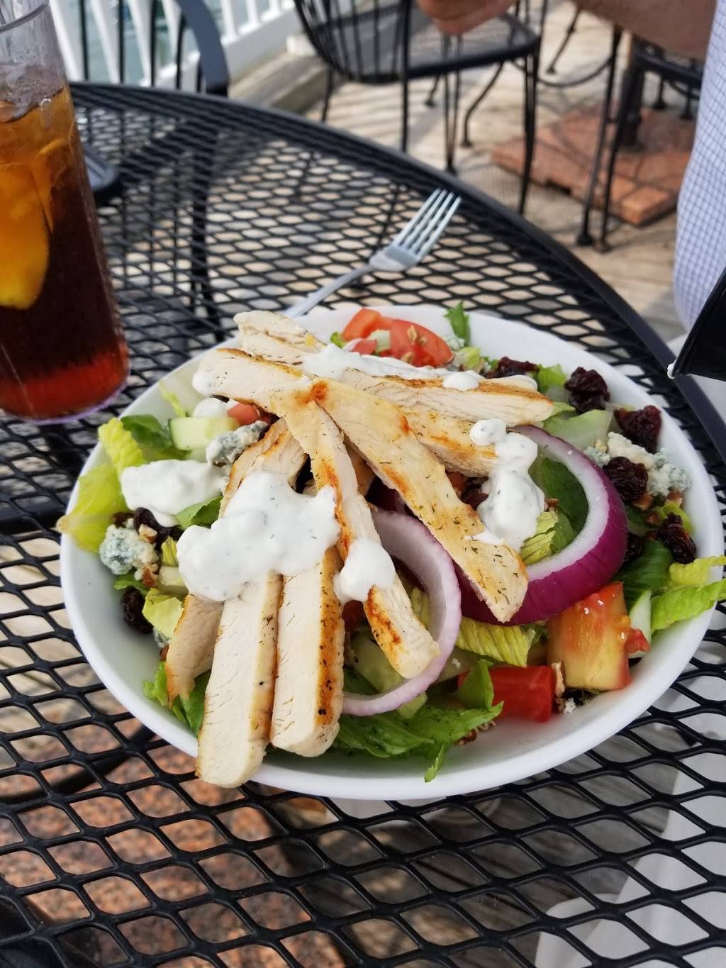 Crews Inn | restaurant | 31988 N River Rd, Harrison Charter Township, MI 48045, USA | 5864638144 OR +1 586-463-8144