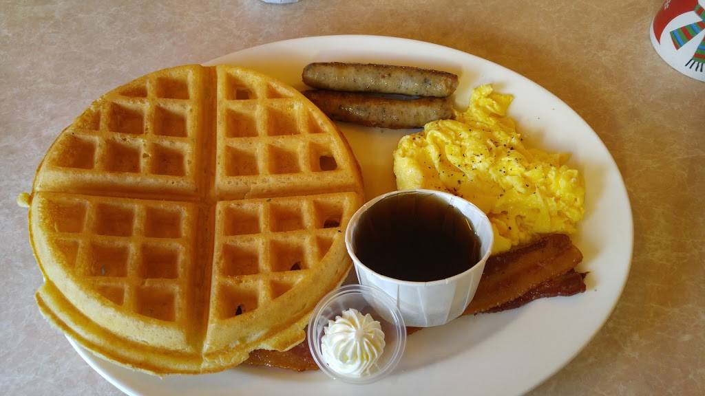 Pappous Family Restaurant | restaurant | 8320 Snow Rd, Parma, OH 44129, USA | 4408889644 OR +1 440-888-9644