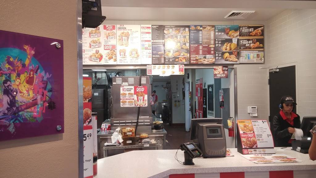 KFC | restaurant | 8001 NW 95th St, Hialeah Gardens, FL 33016, USA | 3058288556 OR +1 305-828-8556