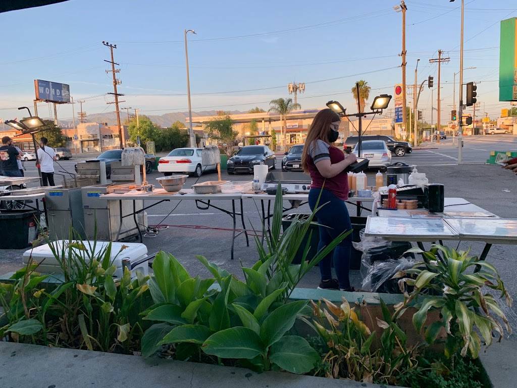 Spicy Boyz Chicken | restaurant | 11005 Vanowen St, North Hollywood, CA 91605, USA | 3238306943 OR +1 323-830-6943