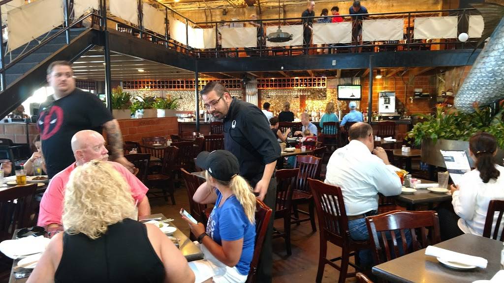 Executive Surf Club | restaurant | 306 N Chaparral St, Corpus Christi, TX 78401, USA | 3618847873 OR +1 361-884-7873