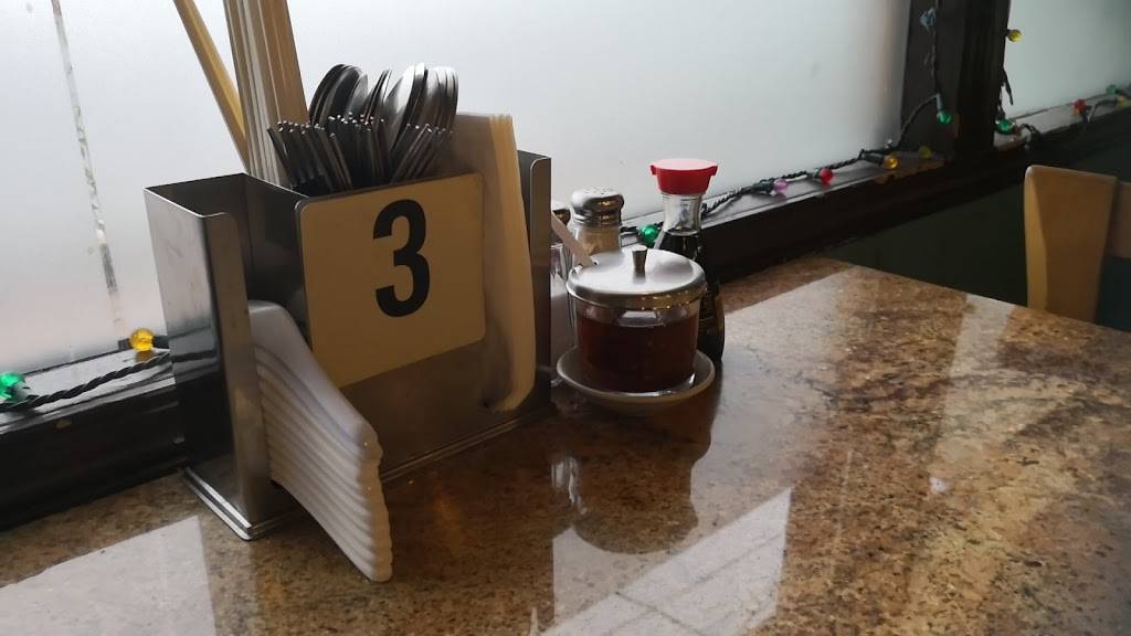 Lucky Chinese Restaurant | restaurant | 5807 4th Ave S, Seattle, WA 98108, USA | 2067620676 OR +1 206-762-0676