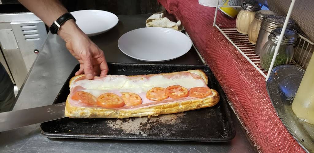 Pine Loft Pizzeria & Cafe | cafe | 1474 Berlin Turnpike, Berlin, CT 06037, USA | 8608289797 OR +1 860-828-9797