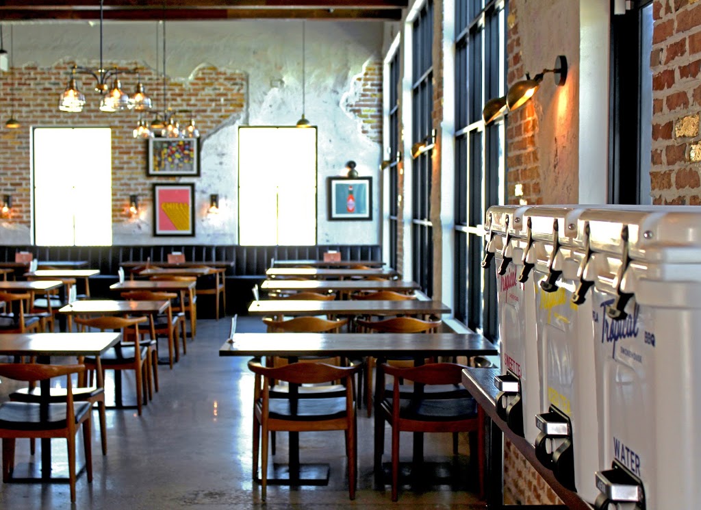 Tropical Smokehouse | restaurant | 3815 S Dixie Hwy, West Palm Beach, FL 33405, USA | 5613232573 OR +1 561-323-2573