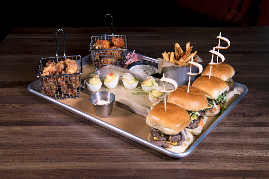 Draft Day | restaurant | 3184 IA-22, Riverside, IA 52327, USA | 3196481234 OR +1 319-648-1234