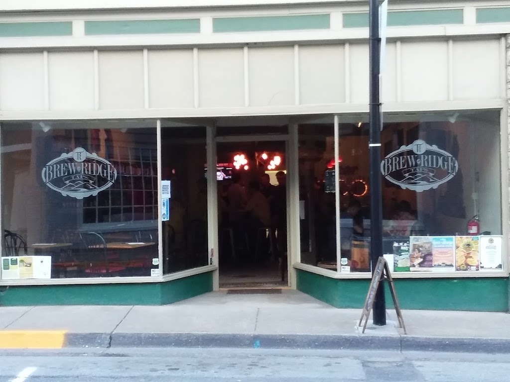 Brew Ridge Taps | restaurant | 11 E Nelson St #2524, Lexington, VA 24450, USA | 5404618012 OR +1 540-461-8012