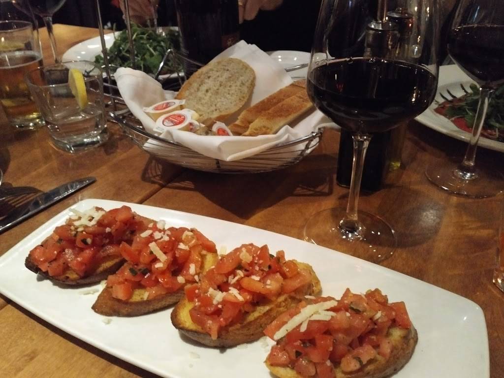 Mezza Notte Trattoria | restaurant | 11 Disera Dr, Thornhill, ON L4J 0A7, Canada | 9057070222 OR +1 905-707-0222