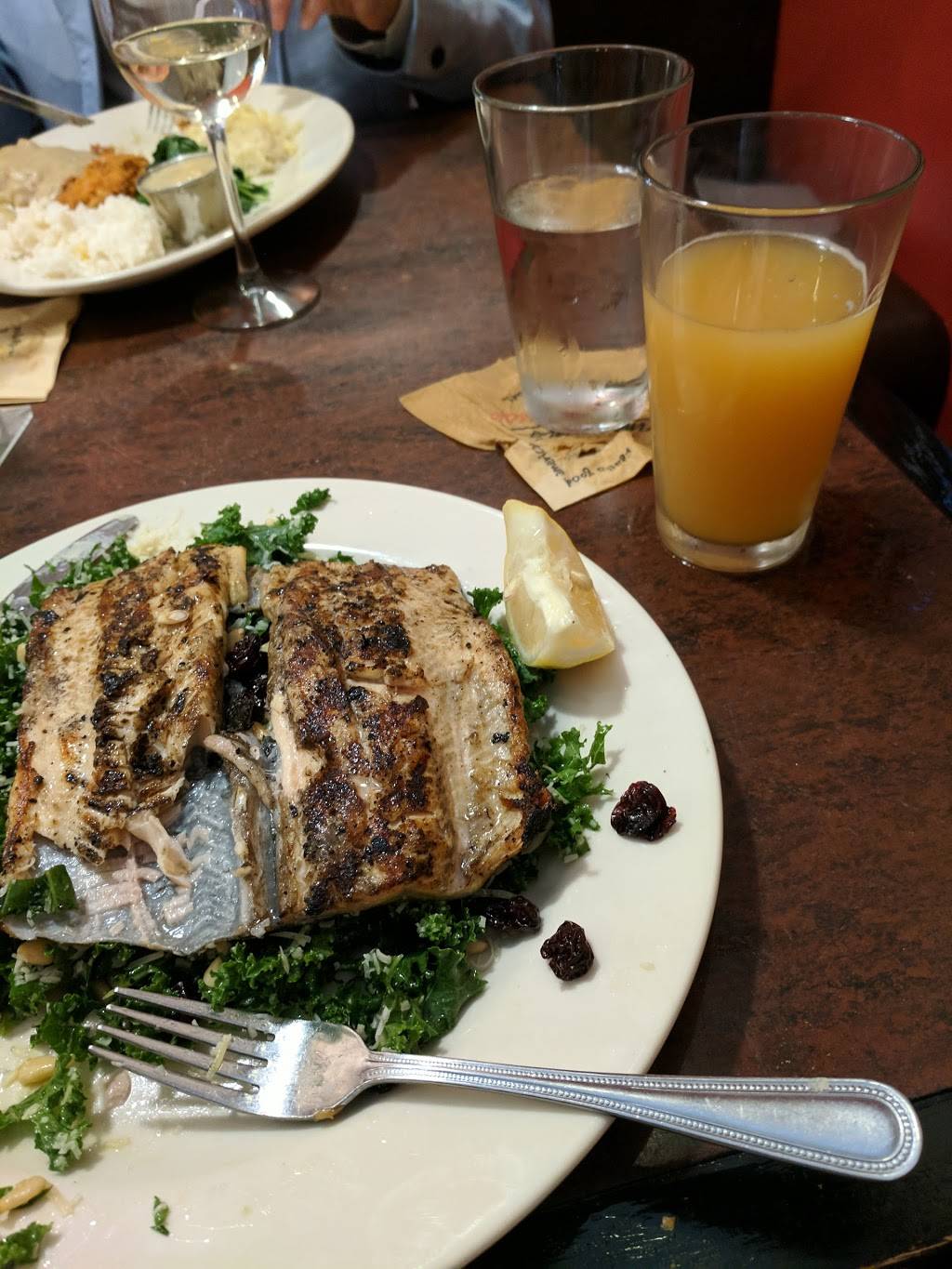 Zingermans Roadhouse | cafe | 2501 Jackson Ave, Ann Arbor, MI 48103, USA | 7346633663 OR +1 734-663-3663