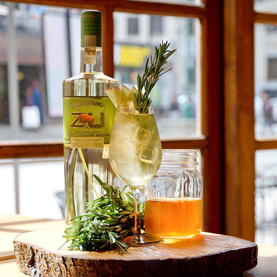 Bistro Kapzak | restaurant | 108 Rue Principale, Granby, QC J2G 2V2, Canada | 5793653008 OR +1 579-365-3008