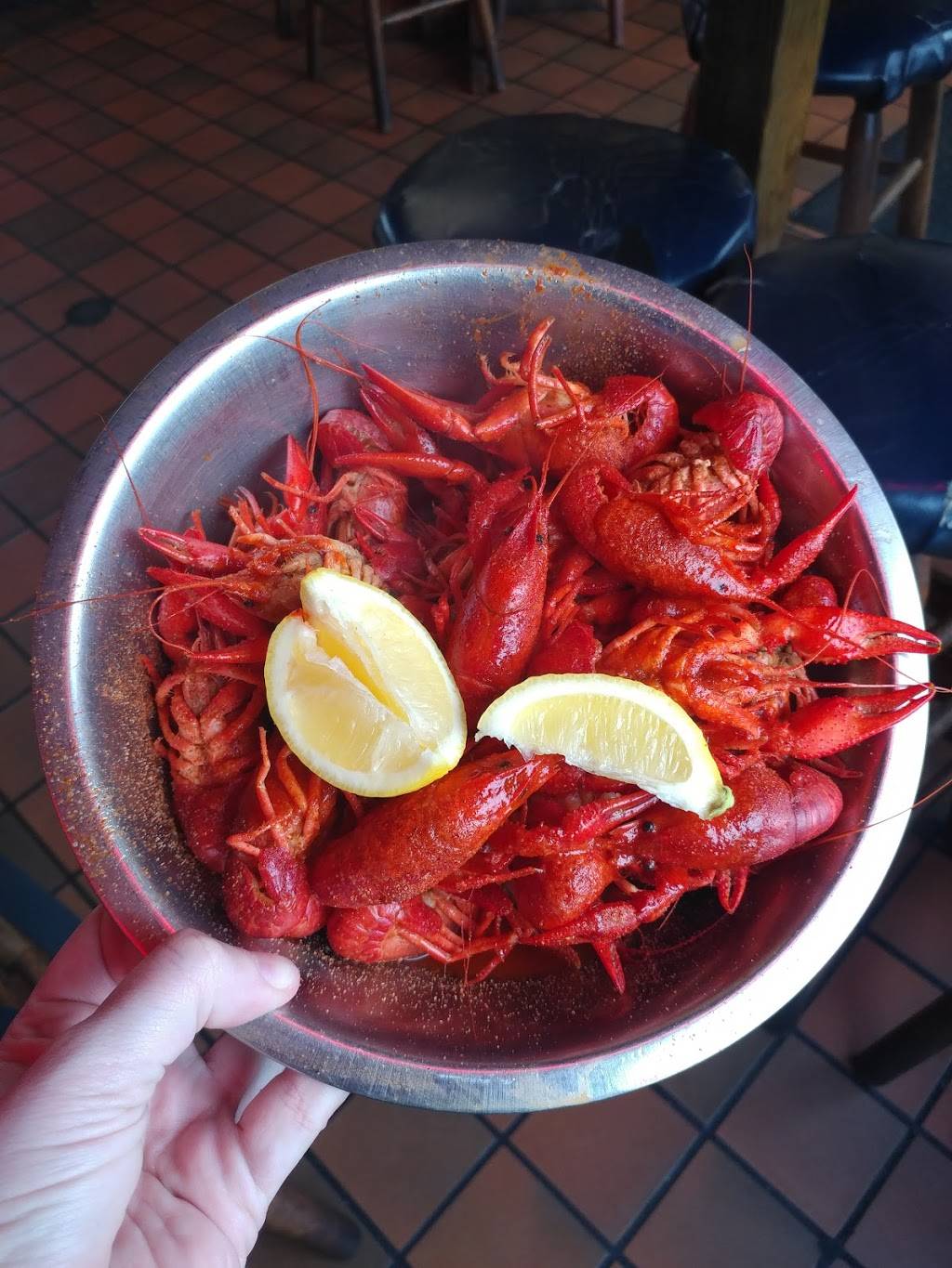 J&J Oyster Bar | restaurant | 612 University Dr, Fort Worth, TX 76107, USA | 8173352756 OR +1 817-335-2756