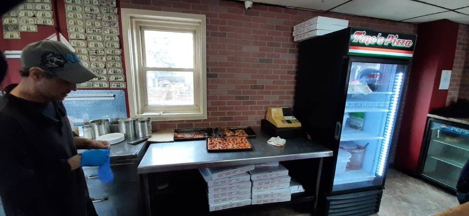 Tinos pizza and deli | restaurant | 8803 Buffalo Ave, Niagara Falls, NY 14304, USA | 7165242018 OR +1 716-524-2018