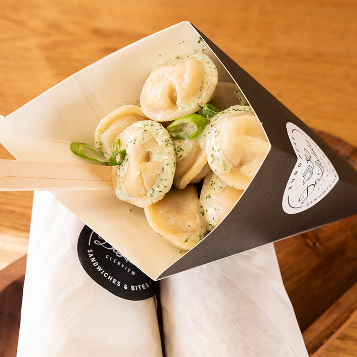 DeLishka Sandwiches & Bites | restaurant | 1819 Waukegan Rd, Glenview, IL 60025, USA | 8479989504 OR +1 847-998-9504