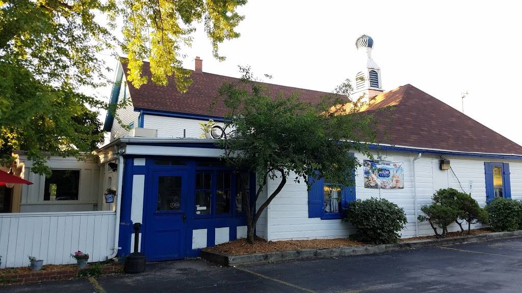 Silver Spring House | restaurant | 6655 N Green Bay Ave, Glendale, WI 53209, USA | 4144469889 OR +1 414-446-9889