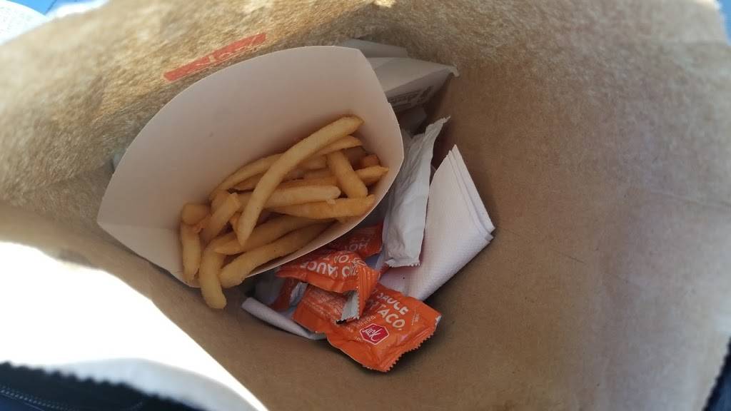 Jack in the Box | restaurant | 4901 Verdugo Way, Camarillo, CA 93012, USA | 8059875159 OR +1 805-987-5159