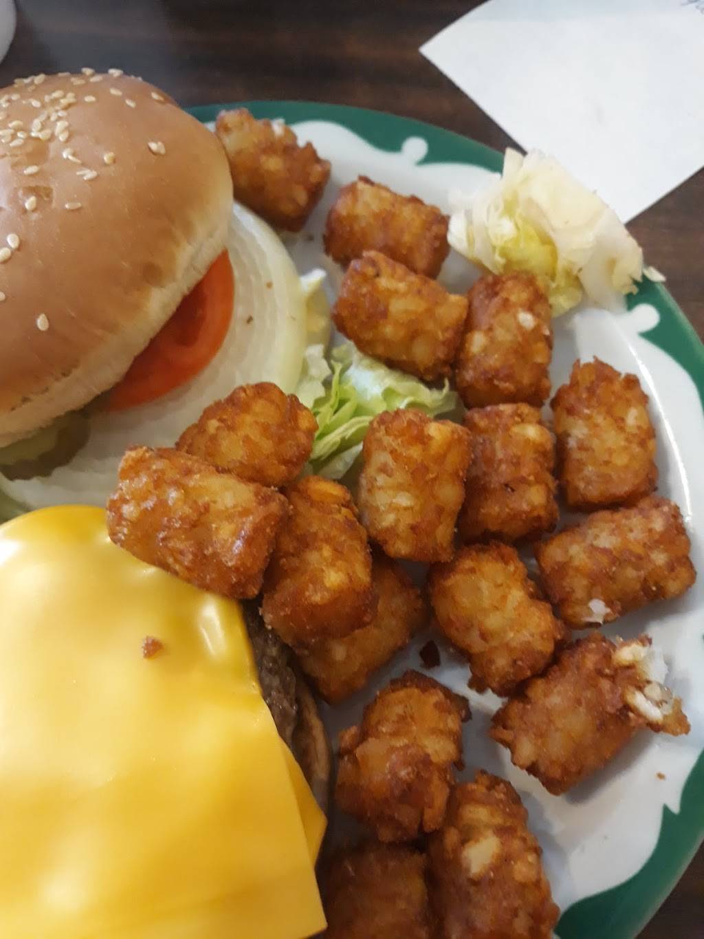 Dees Place | restaurant | 138 N Ridgewood Dr, Sebring, FL 33870, USA | 8634712228 OR +1 863-471-2228