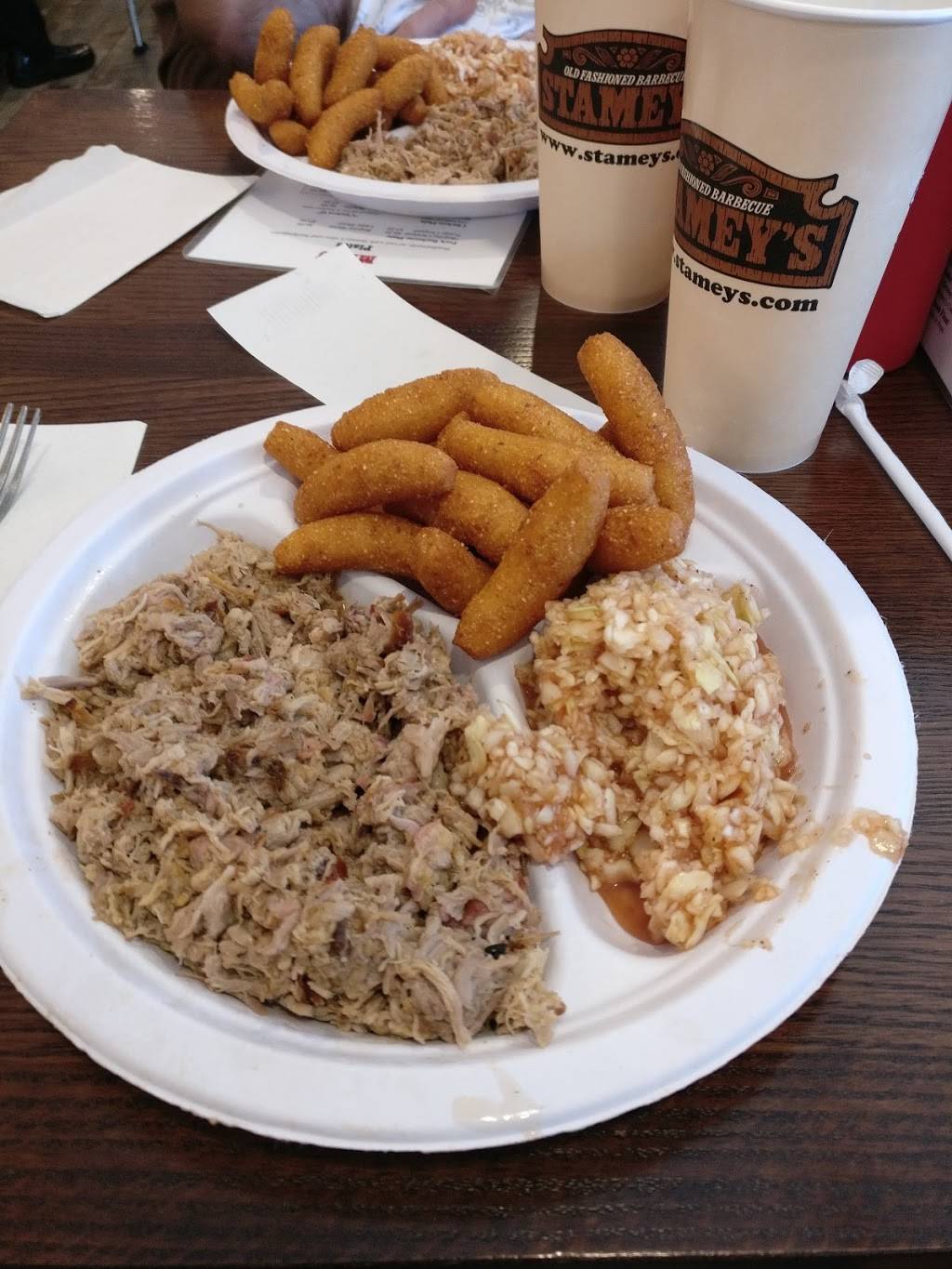 Stameys Barbecue | restaurant | 2812 Battleground Ave, Greensboro, NC 27408, USA | 3362889275 OR +1 336-288-9275