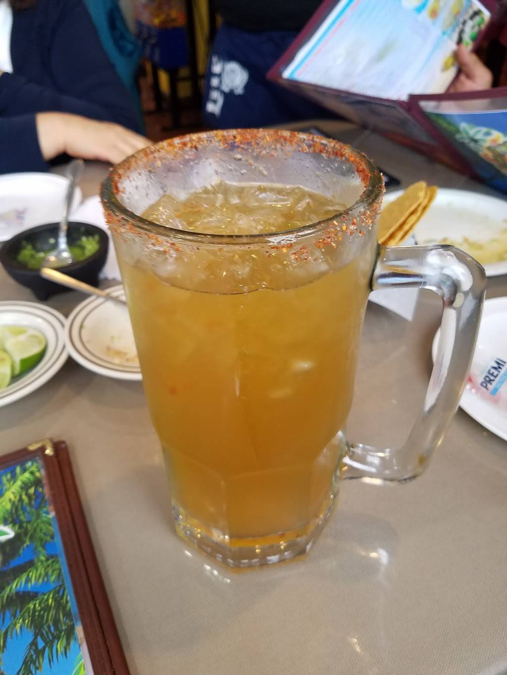 Las Tres Islas Marias | restaurant | 1111 N Fairfield Rd, Round Lake Beach, IL 60073, USA | 8477405120 OR +1 847-740-5120