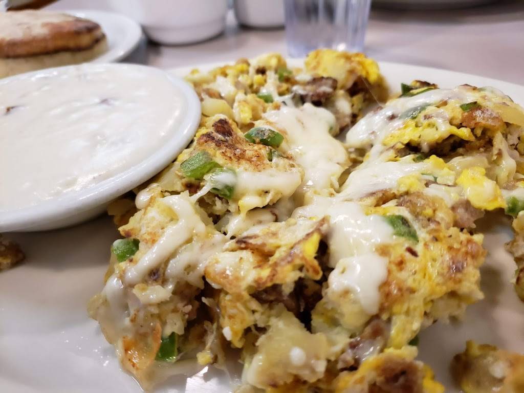 Village Cafe | restaurant | 4148 1/2 N Viking Way, Long Beach, CA 90808, USA | 5624215515 OR +1 562-421-5515