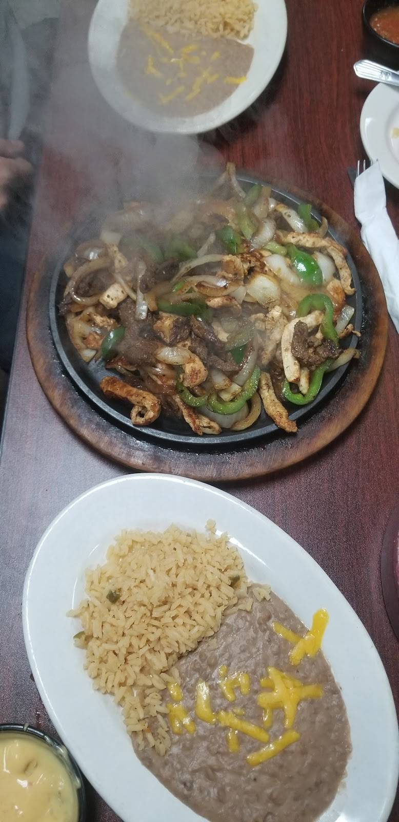 Los Pinos Mexican Restaurant | restaurant | 121 E Main St, Royse City, TX 75189, USA | 9726359010 OR +1 972-635-9010