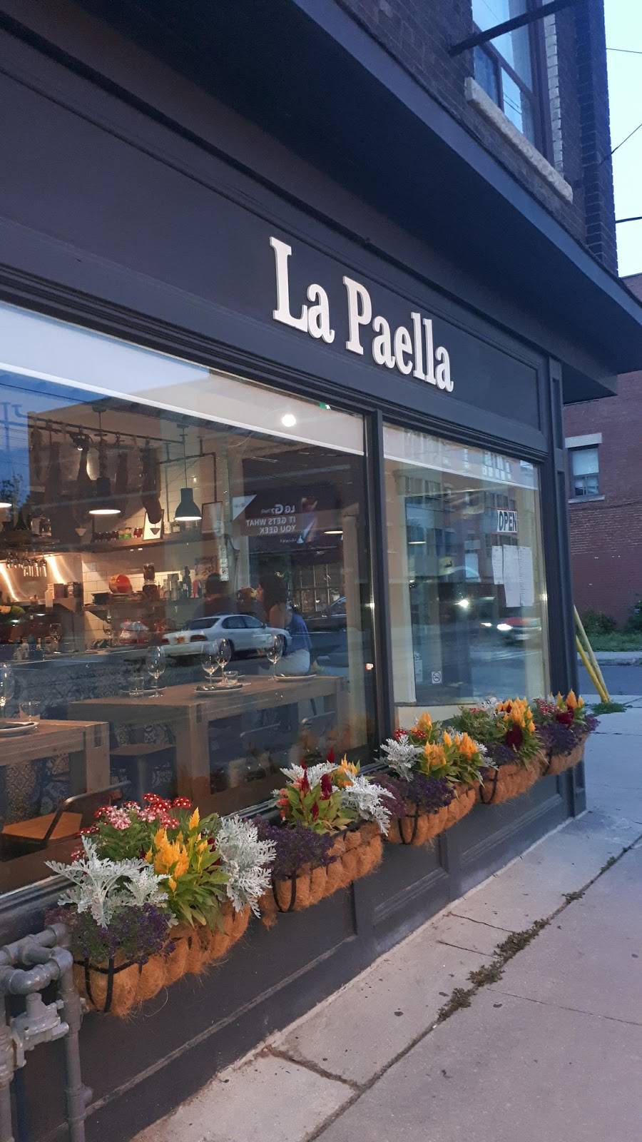 La Paella | restaurant | 1146 Queen St E, Toronto, ON M4M 1L1, Canada | 4165461055 OR +1 416-546-1055