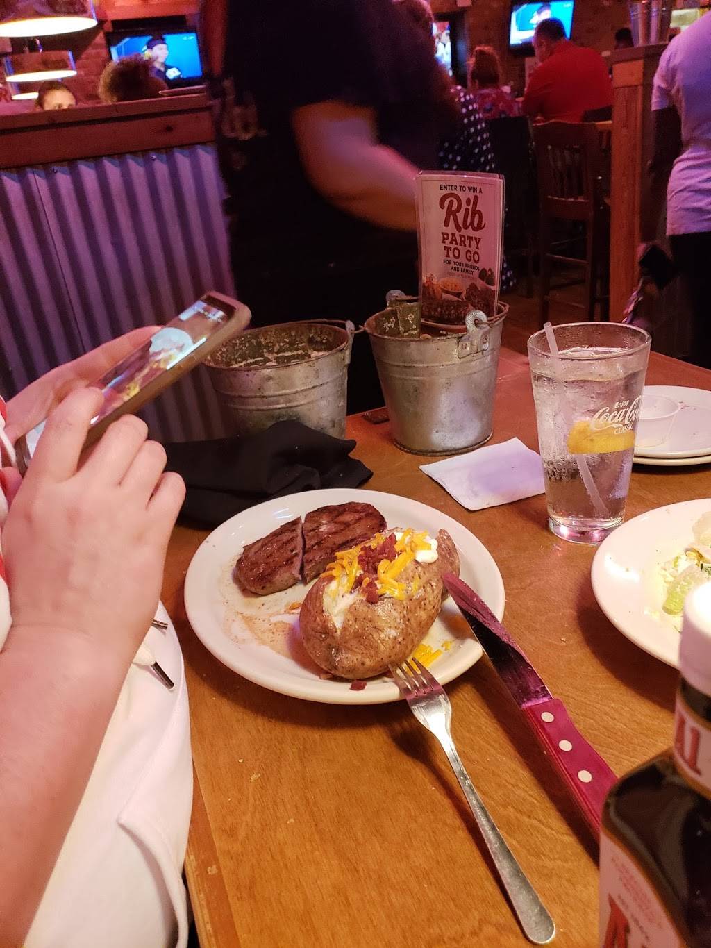 Texas Roadhouse | restaurant | 5940 E Main St, Columbus, OH 43213, USA | 6143220500 OR +1 614-322-0500
