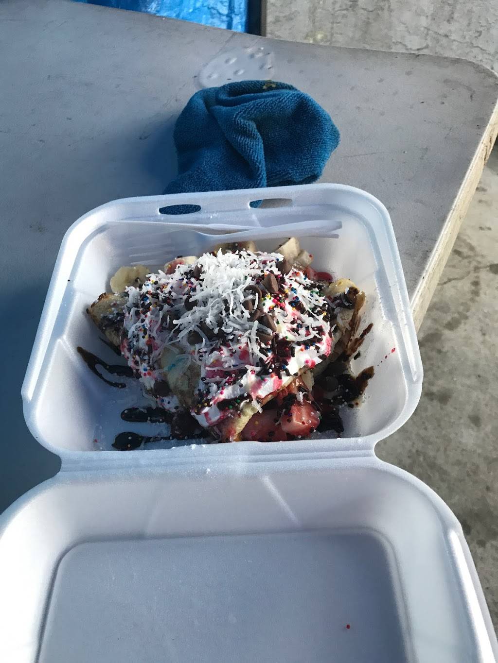 DELICIAS DESSERTS | restaurant | 6030 Compton Ave, Los Angeles, CA 90001, USA | 3236337545 OR +1 323-633-7545