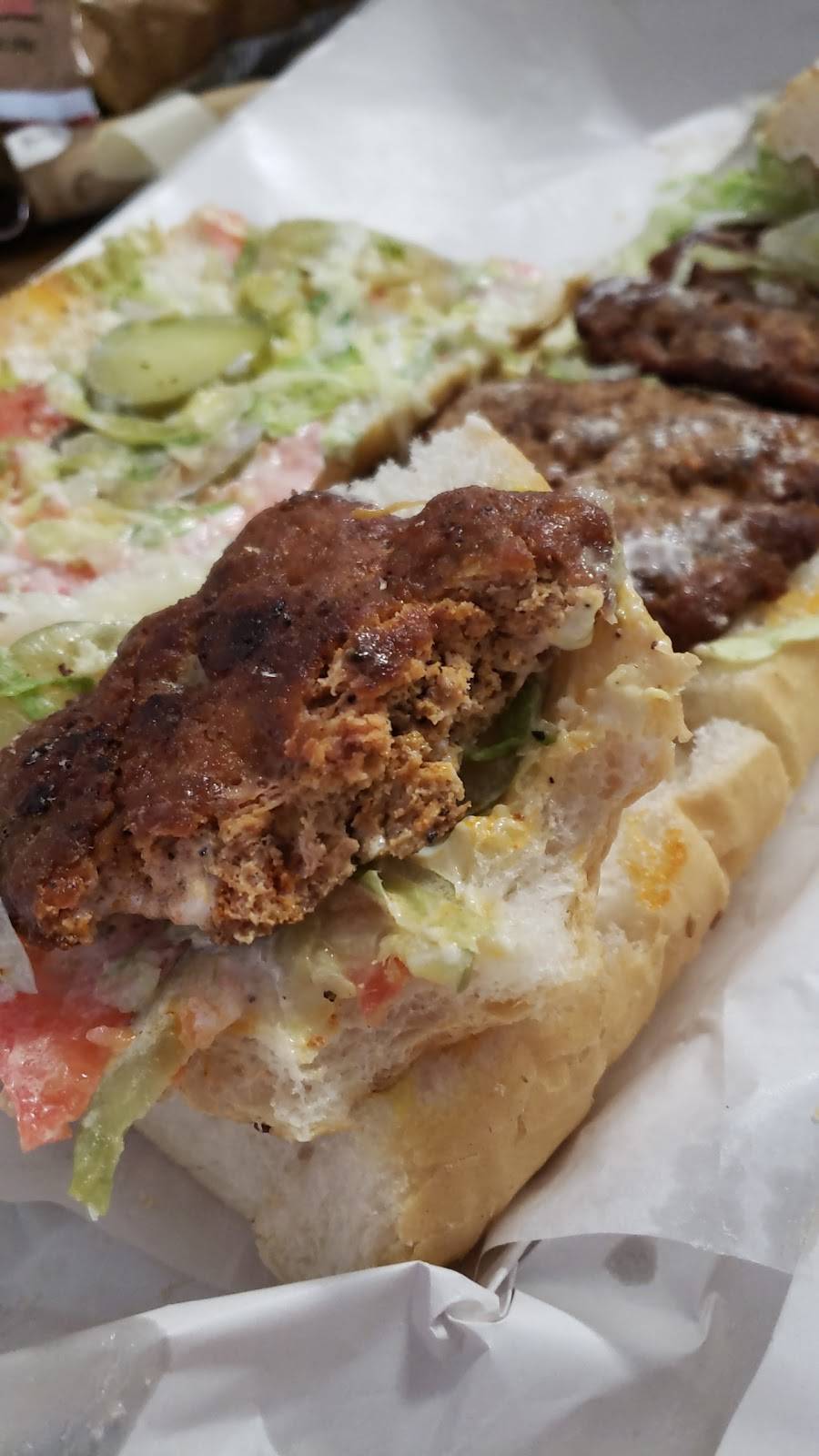 Red Wagon Poboys | restaurant | 6611 Jefferson Hwy, Harahan, LA 70123, USA | 5047373610 OR +1 504-737-3610