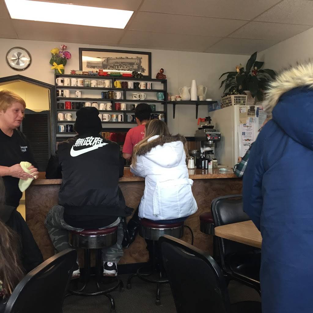 Sidetrack Cafe | restaurant | 315 N Main St, Watervliet, MI 49098, USA | 2694635151 OR +1 269-463-5151