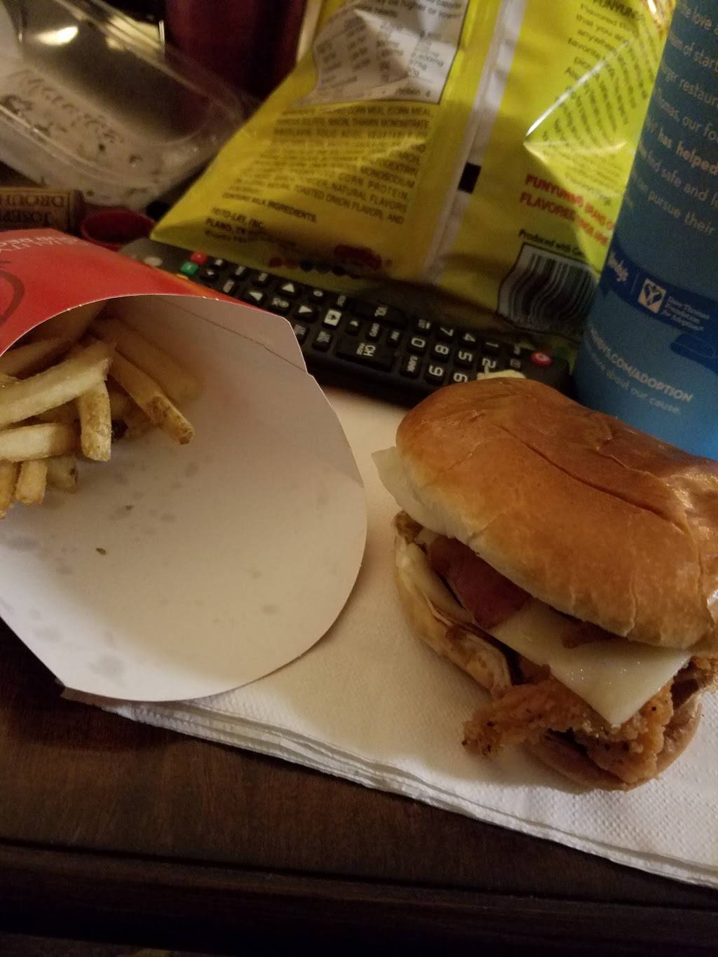 Wendys | restaurant | 331 N Cedar Bluff Rd, Knoxville, TN 37923, USA | 8656904621 OR +1 865-690-4621