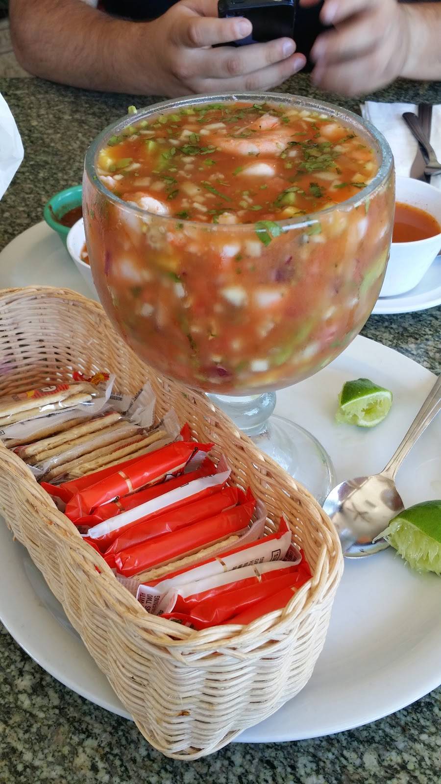 Mariscos Los Arcos | restaurant | 6846 De Soto Ave, Canoga Park, CA 91303, USA | 8187037171 OR +1 818-703-7171