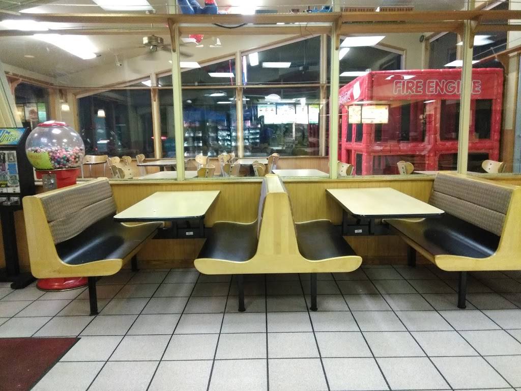 Dairy Queen | restaurant | 318 N Main St, Doylestown, PA 18901, USA | 2153451775 OR +1 215-345-1775