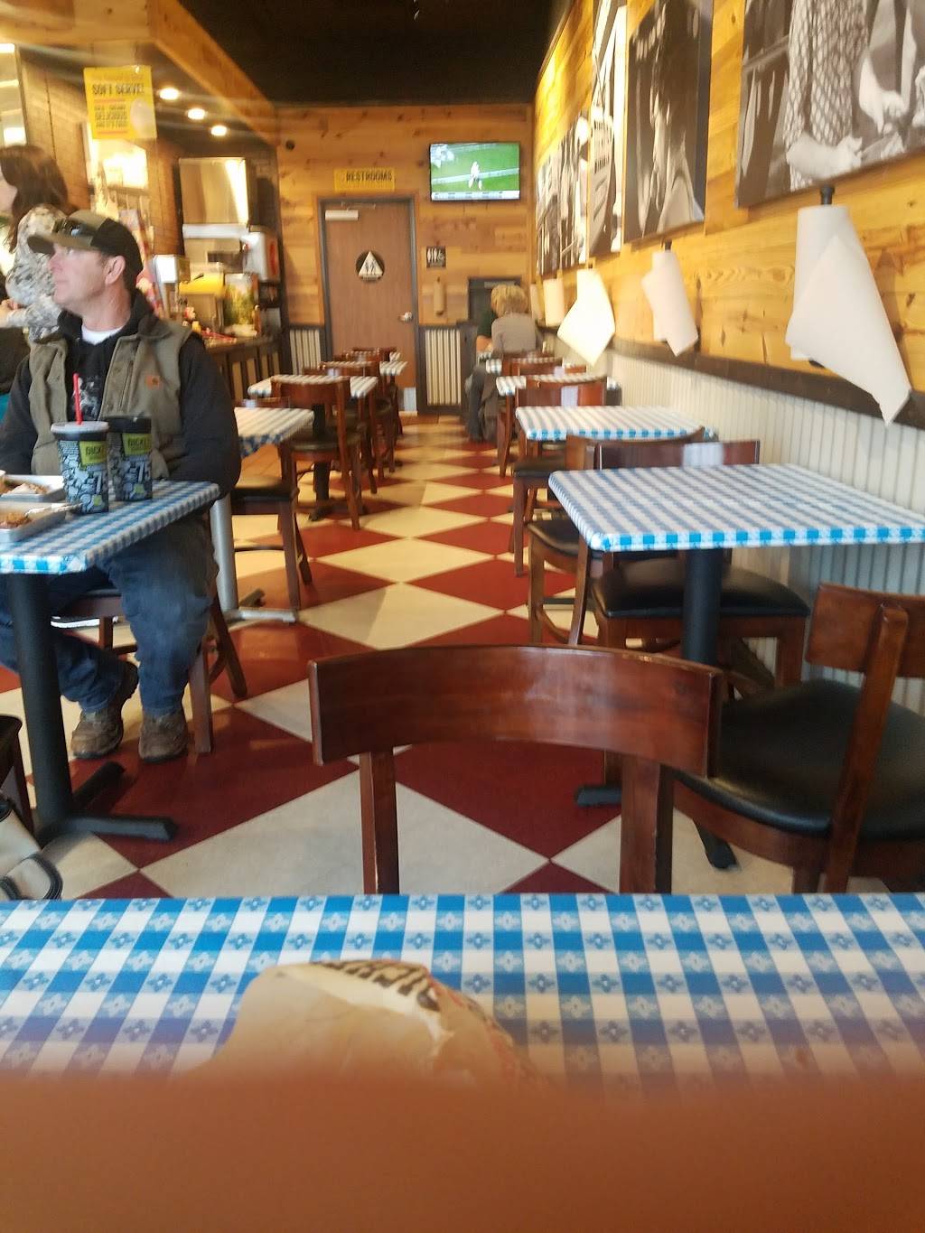 Dickeys Barbecue Pit | restaurant | 2207 Claribel Rd, Riverbank, CA 95367, USA | 2098692200 OR +1 209-869-2200