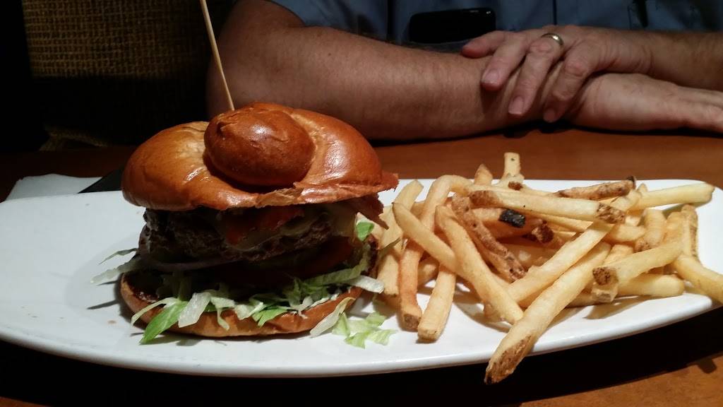 Brick House Tavern + Tap | restaurant | 1461 Butterfield Rd, Downers Grove, IL 60515, USA | 6309631104 OR +1 630-963-1104